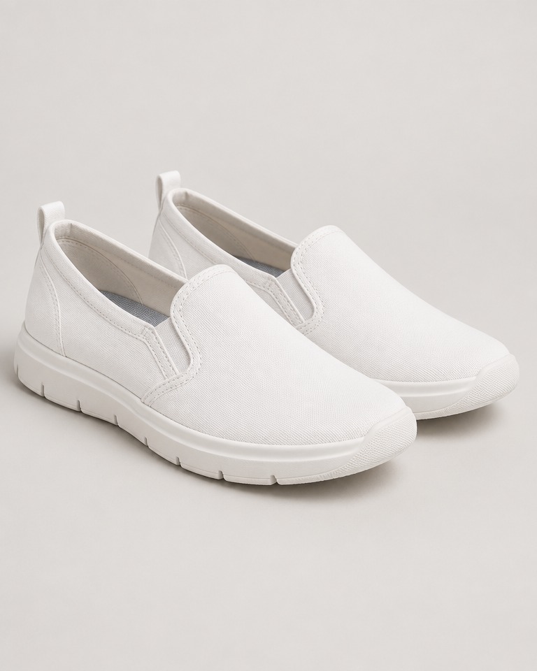 Platnene slip-on tenisice · Bijele