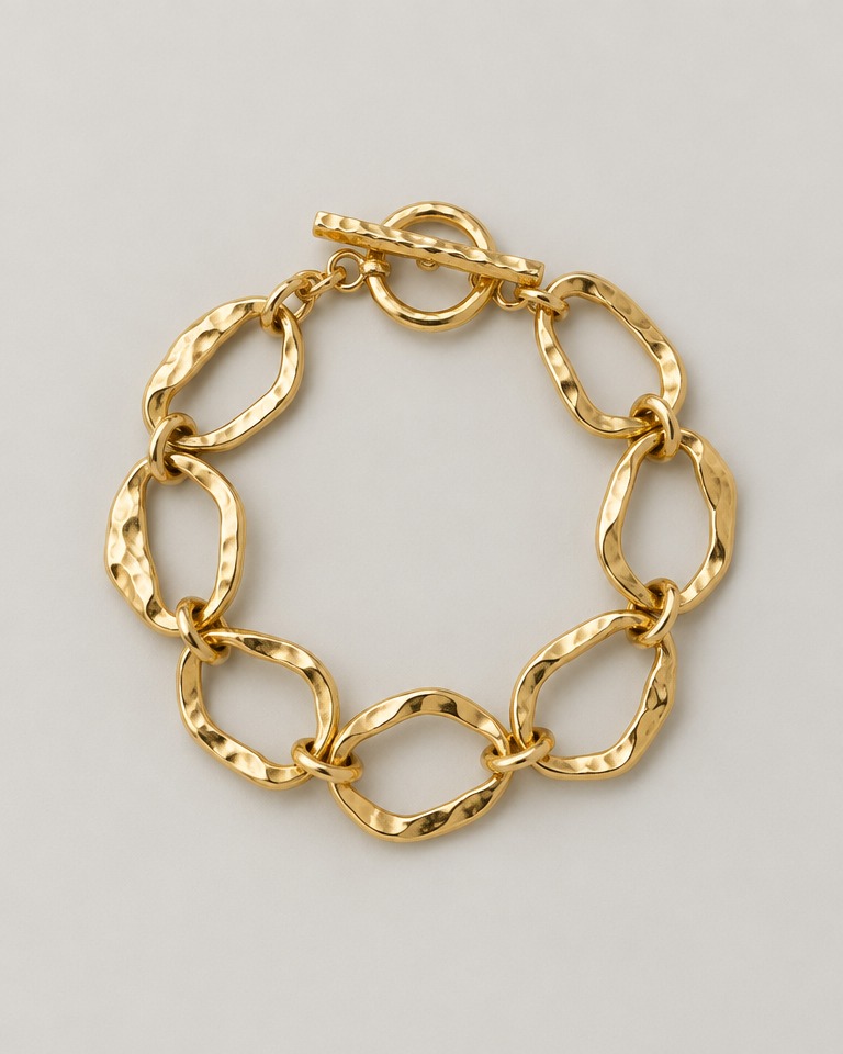 Hammered bracelet · gold