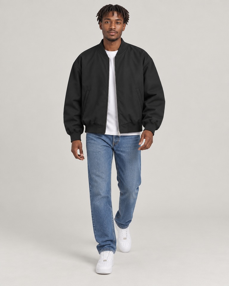 Oversize bomber jakna od recikliranog poliestera · Crna