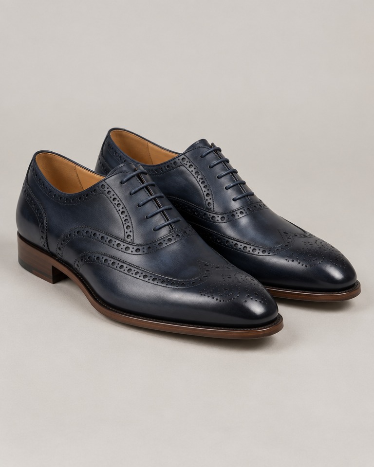 Leather brogues · navy